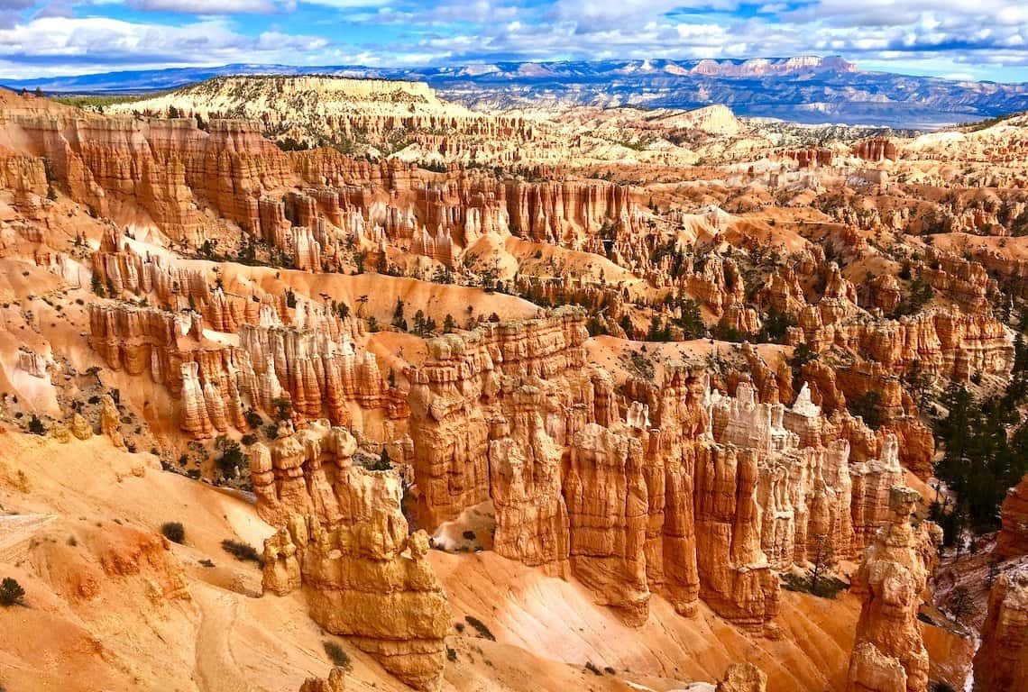 Best Hikes in Bryce Canyon Peek-A-Boo Trail In Bryce Canyon