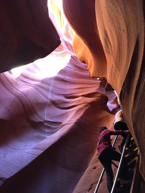 Tips for Visiting Lower and Upper Antelope Canyon Tips for Visiting Lower and Upper Antelope Canyon