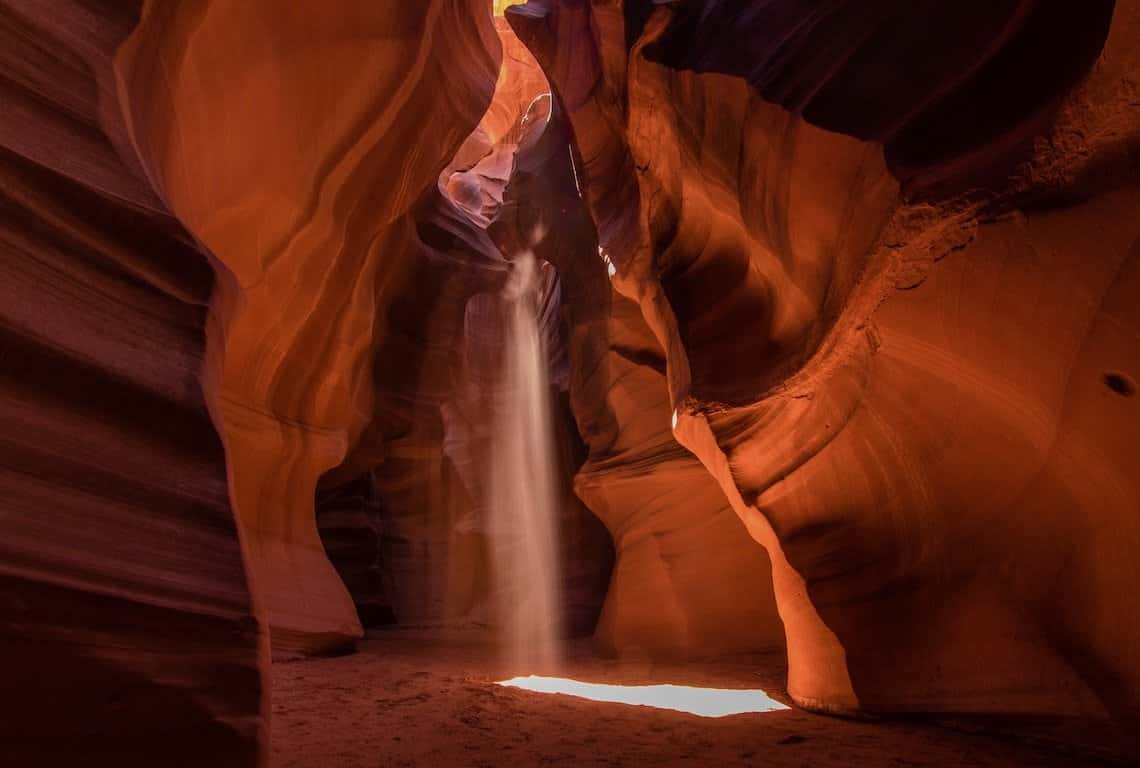 Lower vs Upper Antelope Canyon Lower vs Upper Antelope Canyon