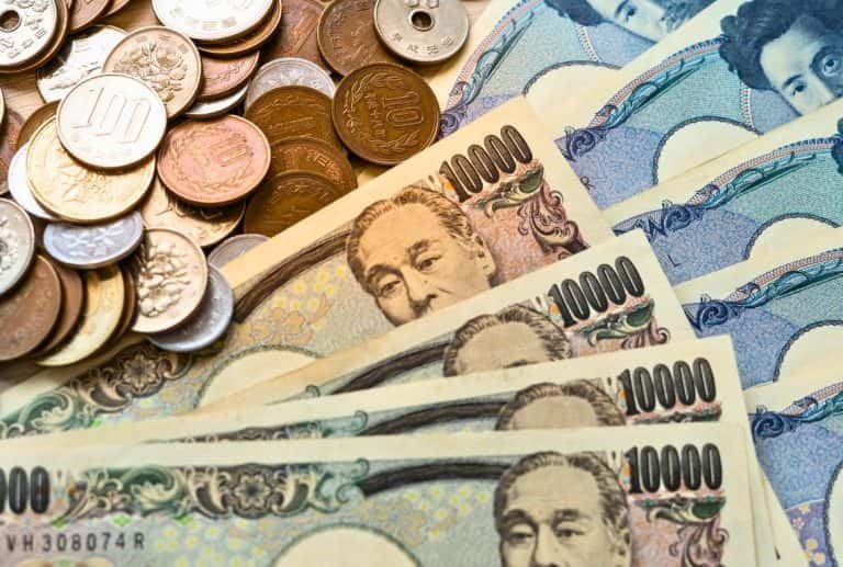 Practical GUIDE To JAPANESE CURRENCY For TOURISTS (7 Tips You Can't ...