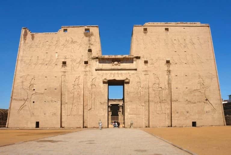 The Temple of Horus at Edfu (5 Amazing Things You Can't Miss ...
