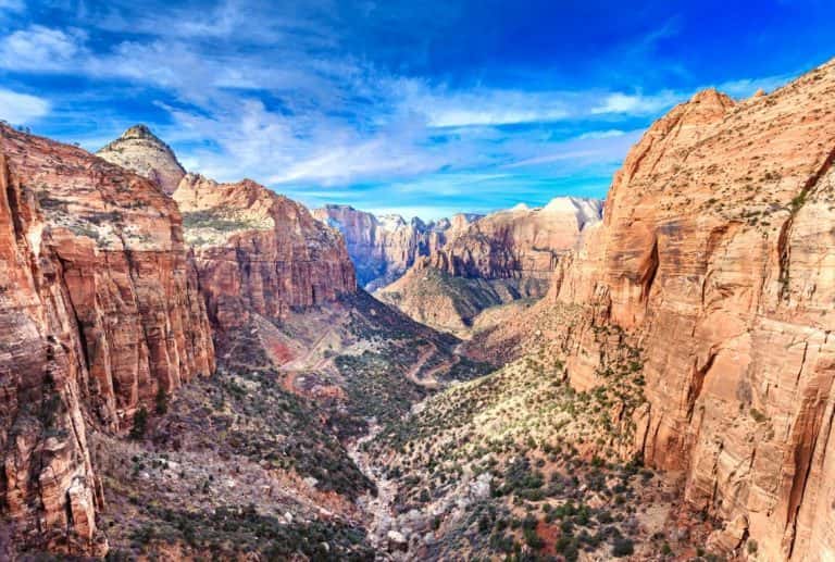 7 EASY HIKES in ZION with Stunning Views (Perfect for Beginners